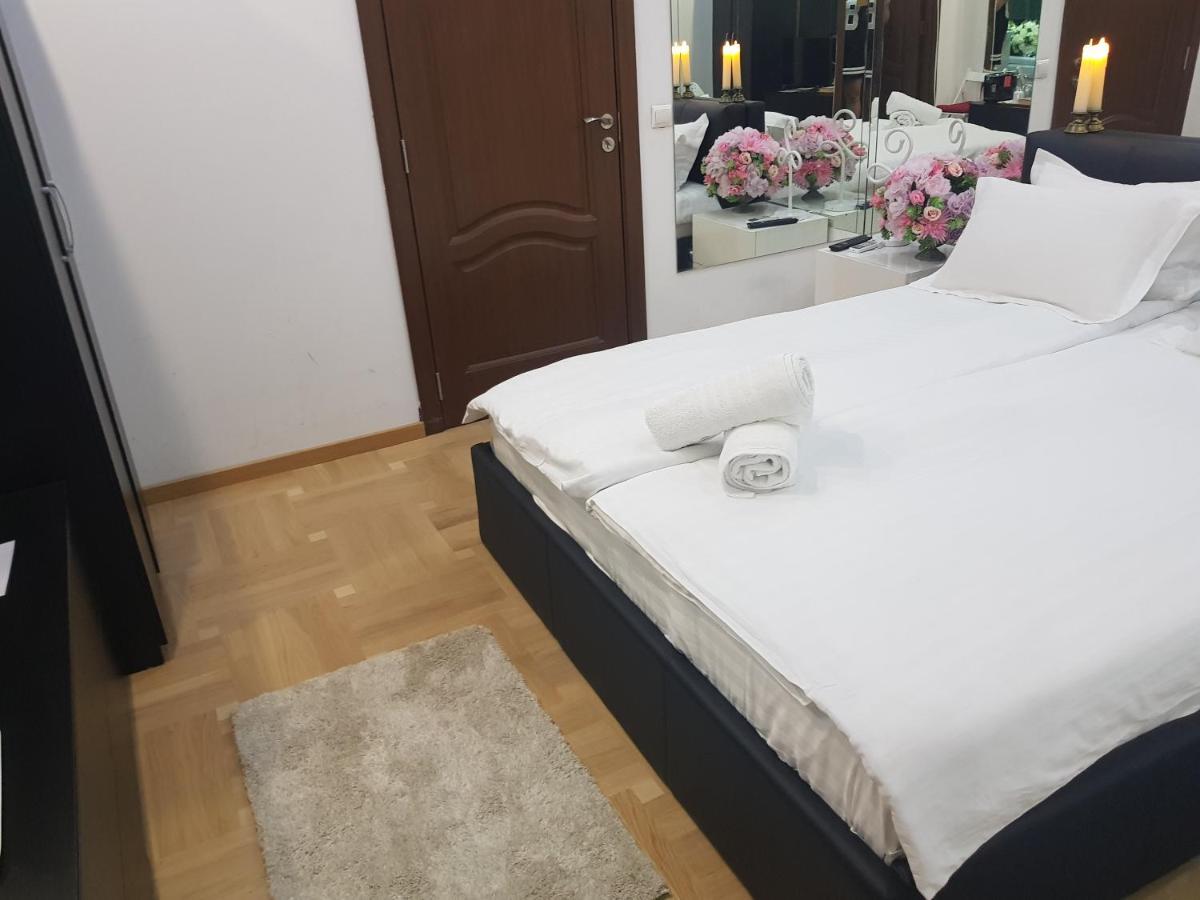 Mirrors Room Mega Mall National Arena Bucharest Luaran gambar